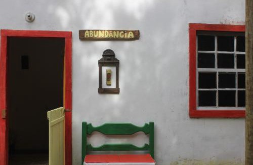 Ouro Preto Cabin | Forest Retreat with Kitchen and Pet-Friendly Amenities