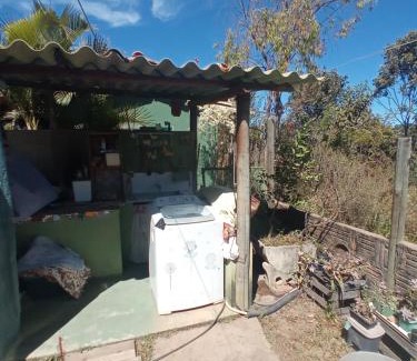 Alto Paraiso de Goias Cabin | Inviting Chalé Nova Aurora: Pet-Friendly Retreat with Spa