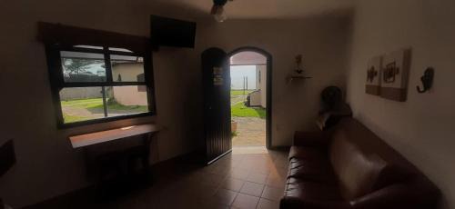 Rio das Ostras House | Relax at Chalé Pé na Areia - Family-Friendly Retreat