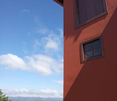 Lavras Novas Cabin | Inviting Chalé Panorâmico: 9/10 Rated & Family-Friendly Stays