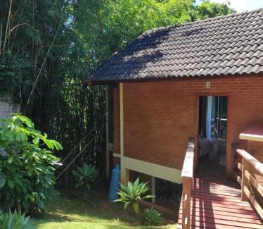 Sao Bento do Sapucai House | Charming Chalé Recanto do Sol: Pet Friendly & Hot Tub