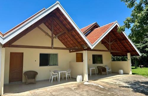 Aguas de Lindoia House | Idyllic Chalé Recanto Luz Da Montanha With Pool & Restaurant