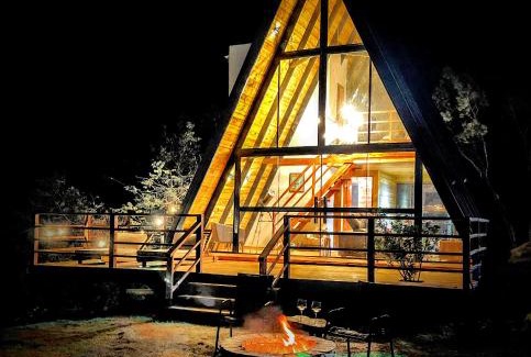 Alexania Ski Chalet | Relaxing Chalé Recanto: Hot Tub, Waterfall Views & More