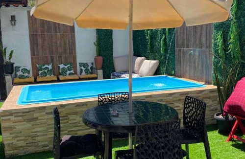 Maresias Cabin | Discover Chalé Rochat Maresias: Pool, Hot Tub & Breakfast
