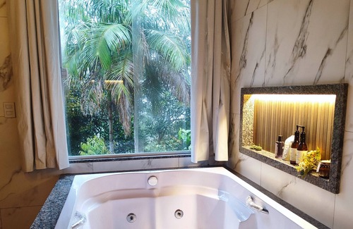 Marechal Floriano Ski Chalet | Romantic Chalé with Hot Tub, Pool & Pet-Friendly Comfort