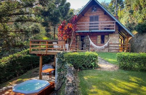 Sao Bento do Sapucai Ski Chalet | Chalé São Bernardo: Private Hot Tub & Family-Friendly Stay