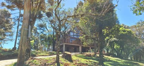 Sao Francisco de Paula Ski Chalet | Chalé Samambaia 27: Family & Pet-Friendly Getaway