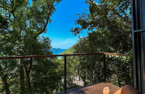 Rio das Pacas Ski Chalet | Cozy Beachfront Tiny House with Ocean Views