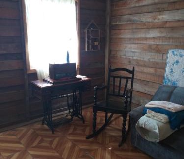 Prudentopolis Ski Chalet | Pet-Friendly Chalé Sattwa with Garage & WIFI Access