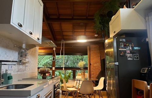 Mairipora Ski Chalet | Pet-Friendly Chalé Sete Estrelas with Spa and Hot Tub