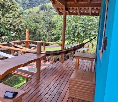 Costas Ski Chalet | Relaxing Chalé Som do Riacho with Hot Tub near Gonçalves