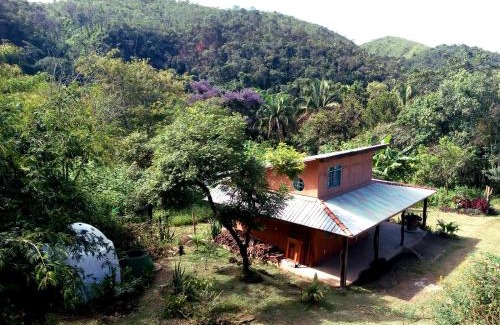 Alto Paraiso de Goias Ski Chalet | Cozy Chalé Sossego & Casa Flora: Family-Friendly Retreat
