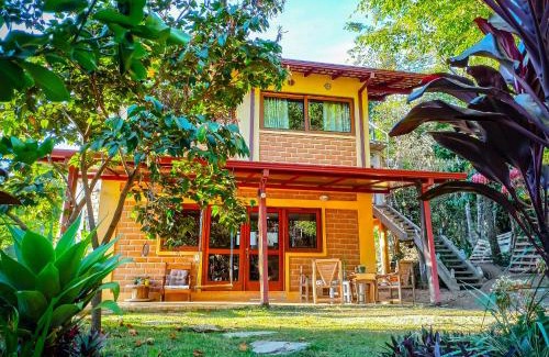 Alto Paraiso de Goias Ski Chalet | Cozy Chalé Sossego & Casa Flora: Family-Friendly Retreat