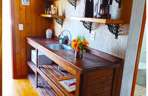 Mariscal Ski Chalet | Pet-Friendly Retreat at Chalé Suíço Bombinhas