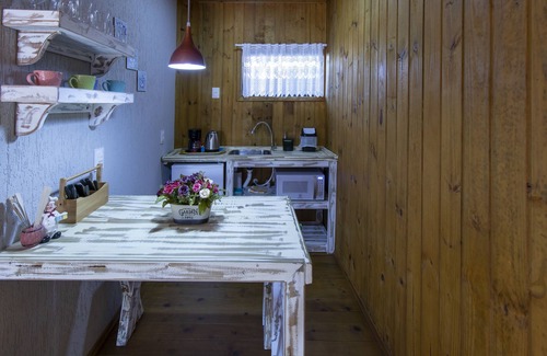 Mariscal Ski Chalet | Pet-Friendly Retreat at Chalé Suíço Bombinhas