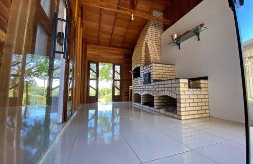 Leoberto Leal Ski Chalet | Chalé Vô Vilbertinho: Cozy Stay with Breakfast & Ocean Views