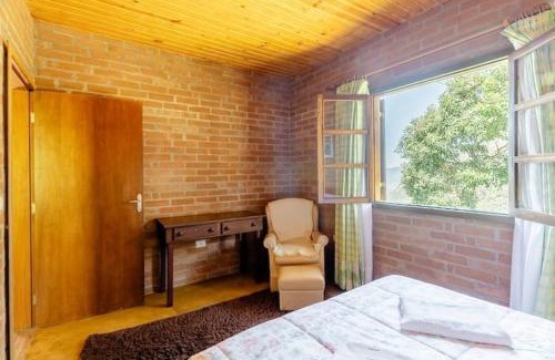 Sao Bento do Sapucai Ski Chalet | Pet-Friendly Chalé Vale do Coimbra with 9.6/10 Rating