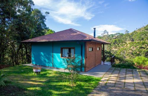 Goncalves Ski Chalet | Experience Chalé Valle dos Sonhos: Pet Friendly & Hot Tub