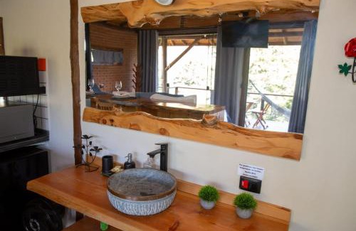 Goncalves Ski Chalet | Experience Chalé Valle dos Sonhos: Pet Friendly & Hot Tub