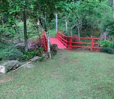 Nucleo Maua House | Family-Friendly Chalé Vargem Grande - Perfect for Pets!