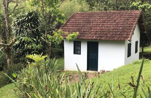 Nucleo Maua House | Family-Friendly Chalé Vargem Grande - Perfect for Pets!