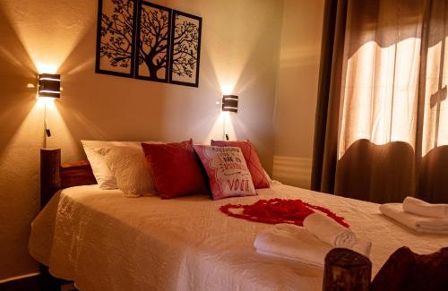 Paraisopolis House | Experience Relaxation at Chalé Vista do Paraíso with Hot Tub