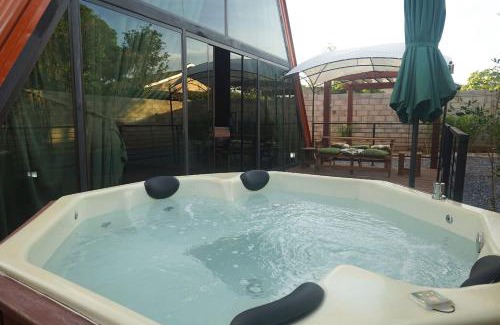 Rincao Bonito Ski Chalet | Elegant Chalés with Jacuzzi in Bonito's Heart - 4 Stars