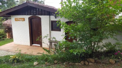 Monte Verde Cabin | Pet-Friendly Chalés ANECUEM with Pool & Exceptional Reviews