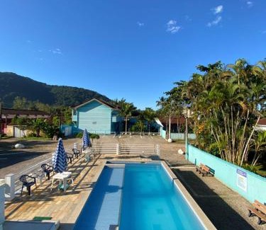 Lagoinha House | Serene Chalés Céu e Mar: Poolside Retreat in Ubatuba