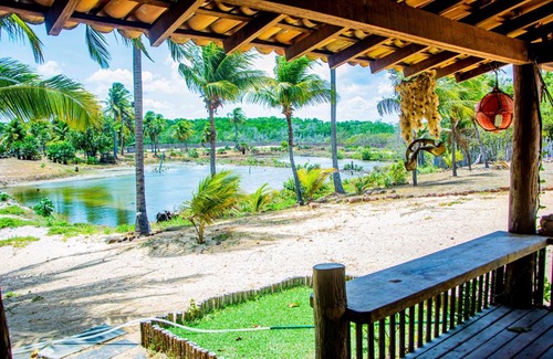 Ponta do Anel Cabin | Discover Chalés Canto do Mangue: Family-Friendly Beach Getaway