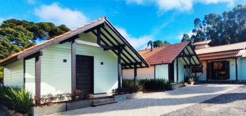 Cambara do Sul Hotel | Child-Friendly Retreat at Chalés De Cambará - Rated 10/10