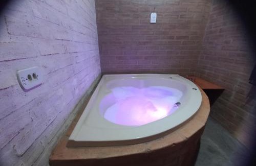 Santo Antonio do Pinhal Cabin | Chalés do Alcantilado: Pet-Friendly Retreat with Breakfast