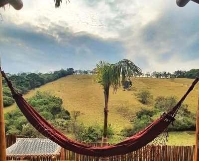 Bueno Brandao Cabin | Pet-Friendly Chalés e Bangalôs Capim Limão with Hot Tub