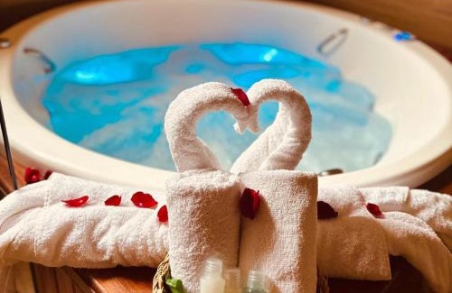 Centro Ski Chalet | Idyllic Chalés entre Nuvens: Pet-Friendly Retreat Awaits