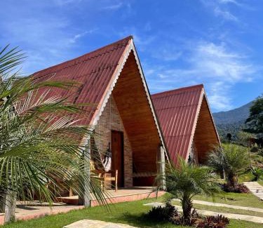 Divino de Sao Lourenco Ski Chalet | Pet-Friendly Chalés Flor do Caparaó in Patrimonio da Penha