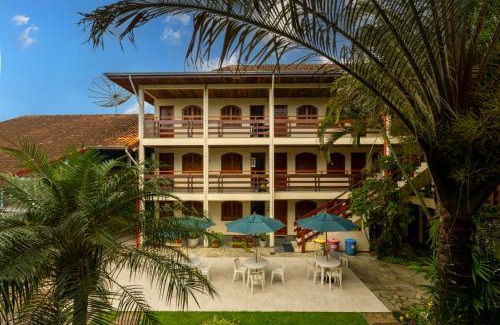Maranduba Cabin | Oceanfront Chalés Four Seasons with Pool & Family Amenities