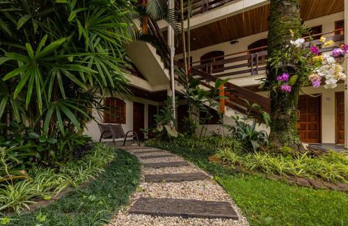 Maranduba Cabin | Oceanfront Chalés Four Seasons with Pool & Family Amenities