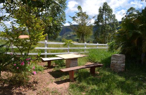 Sao Thome das Letras Ski Chalet | Family-Friendly Chalés Itamoara: Pet Welcoming Retreat