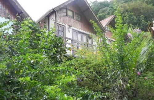 Lumiar House | Cozy Chalés Lumiar: Family-Friendly Retreat with Pool