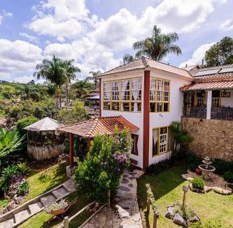 Tiradentes Hotel | Top-Rated Chalés Pôr do Sol with Pool & Breakfast Included