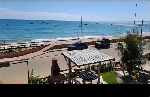 Icapui Apartment | Pet-Friendly Chalé Panulirus with Oceanfront Views