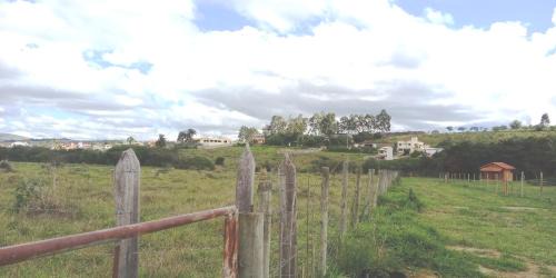 Carrancas House | Welcome to Chalés Portal Verde - Pet-Friendly Retreat