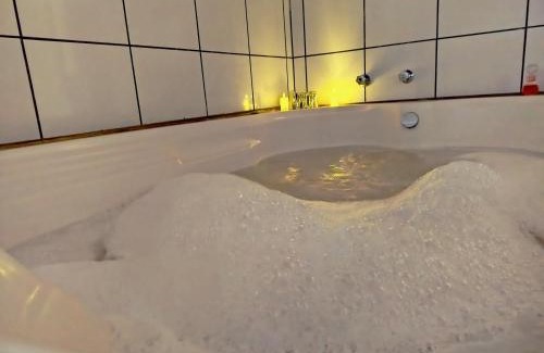 Praia Grande Cabin | Pet-Friendly Chalés Pousada Malacara with Pool & Hot Tub