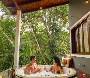 Itacare House | Pet Friendly Chalés Pura Vida with Breakfast & Hot Tub