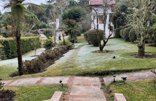 Monte Verde House | Unwind at Chalés Requinte da Mantiqueira - Pet Friendly Retreat