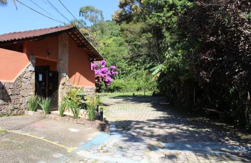 Toninhas Cabin | Cozy Lodges in Ubatuba, Brazil with Pool & Pet Friendly