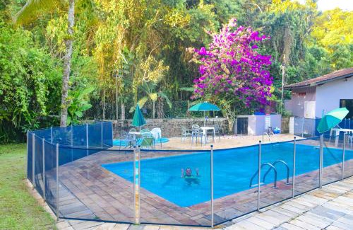 Toninhas Cabin | Cozy Lodges in Ubatuba, Brazil with Pool & Pet Friendly