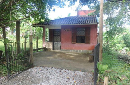 Massaguacu Cabin | Guest Rated 10/10: Pet-Friendly Chalézinho with Ocean Views