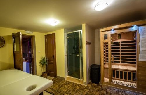 Zdiar Apartment | Relax at Chalúpka: Family-Friendly with Hot Tub Amenities