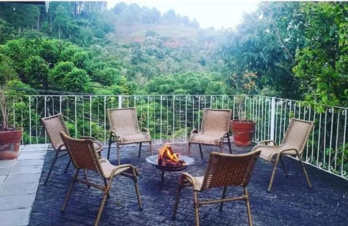Jardim Andira House | Inviting Stay at Chalé Beijo do Sol - Family & Pet Friendly